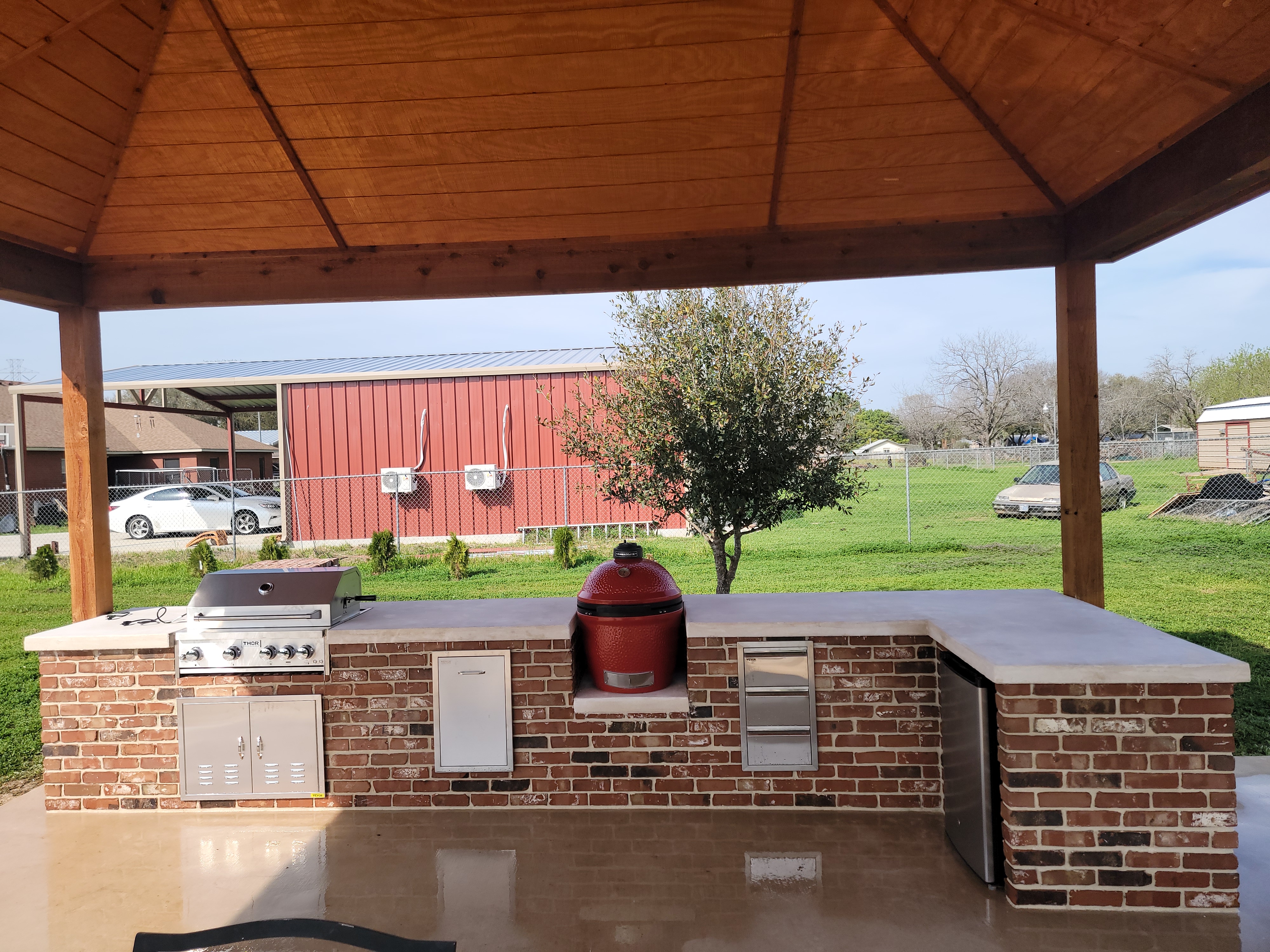 Outdoor Kitchen
